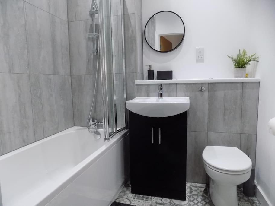 2 Bedroom Luxury City Centre Apt Lincoln Exterior photo